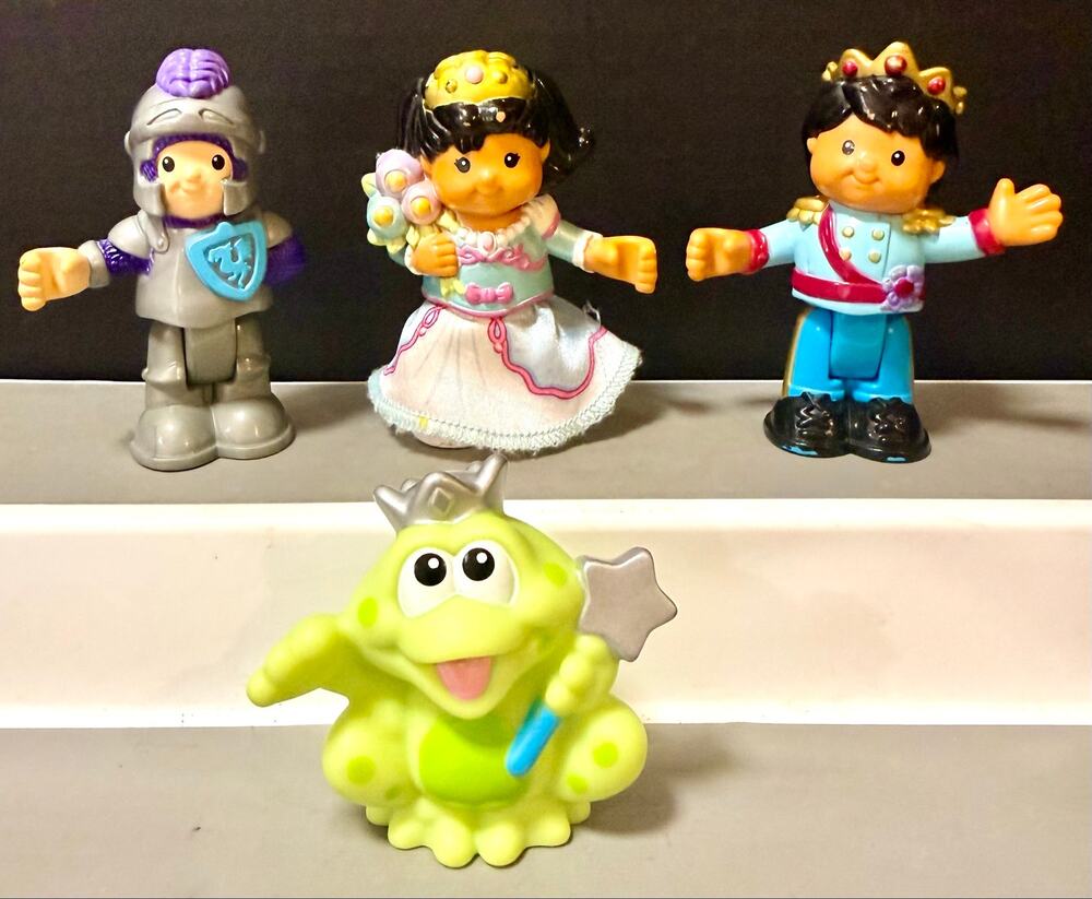 FP Little People Royal themed set Sarah Lynn Prince Roberto his Frog & Knight